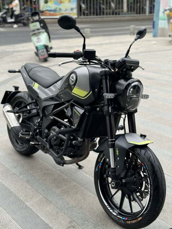 二手贝纳利幼狮 Leoncino 250