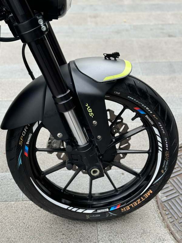 二手贝纳利幼狮 Leoncino 250