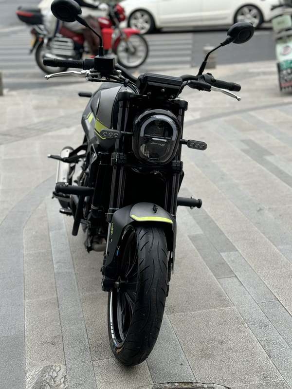 二手贝纳利幼狮 Leoncino 250