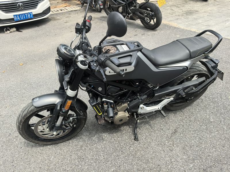二手HUSQVARNA黑箭 401