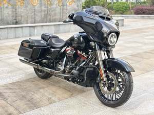 二手哈雷戴维森大道滑翔 Street Glide