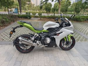 二手贝纳利龙卷风 Tornado 302R