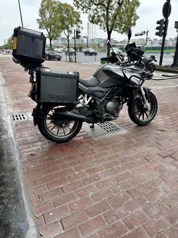 二手贝纳利金鹏 TRK251