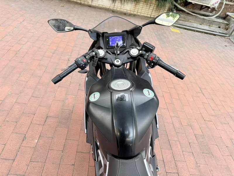 二手贝纳利龙卷风 Tornado 252R