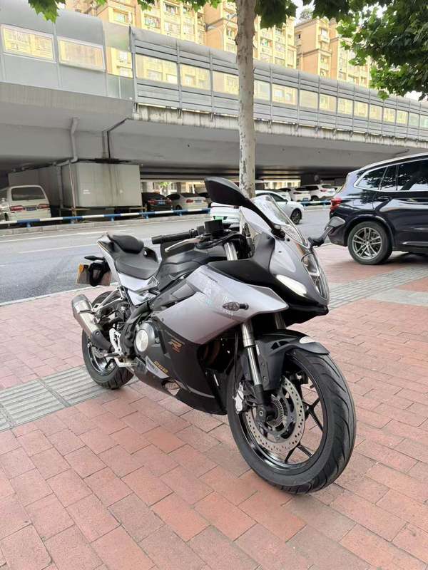 二手贝纳利龙卷风 Tornado 252R