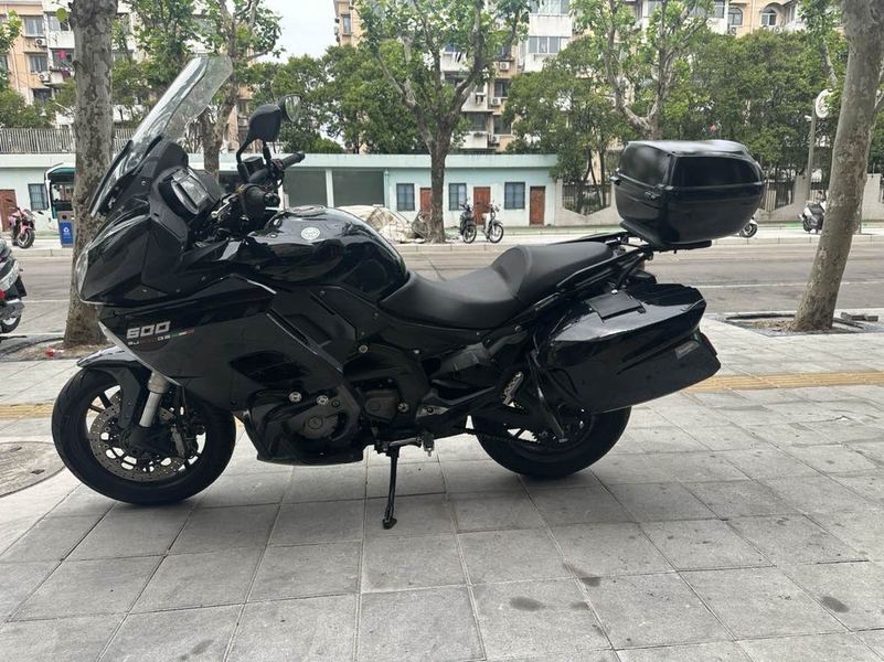 二手贝纳利600GC