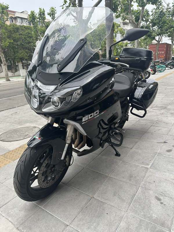 二手贝纳利600GC