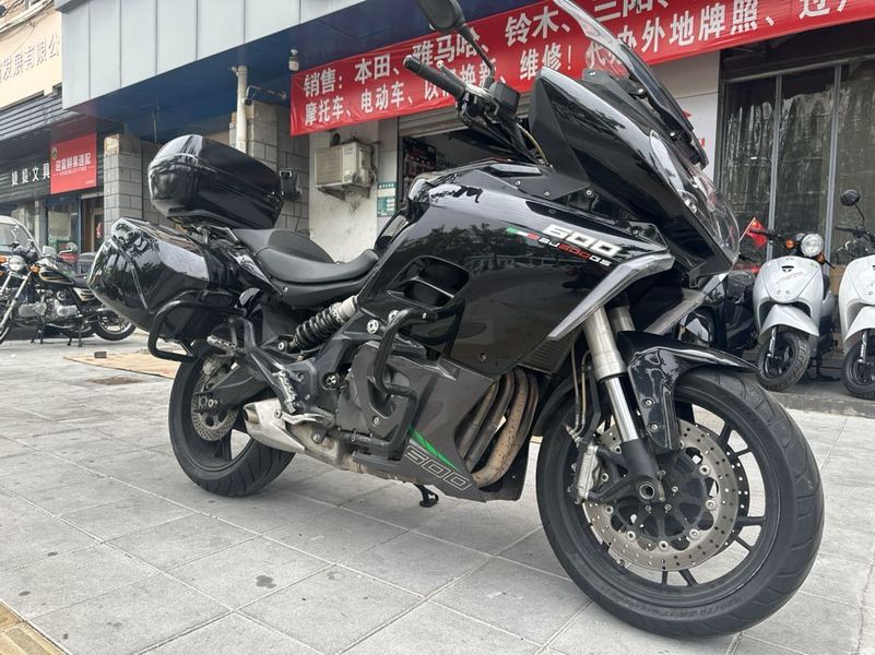 二手贝纳利600GC