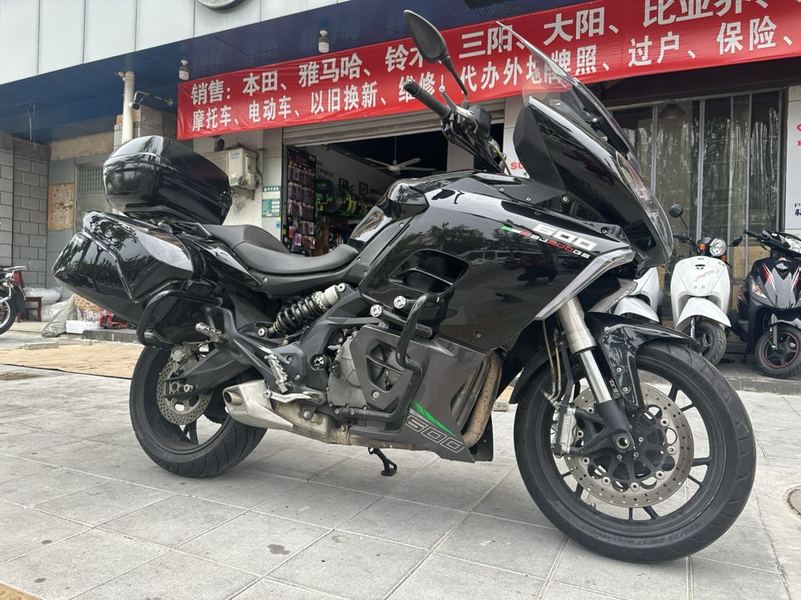 二手贝纳利600GC