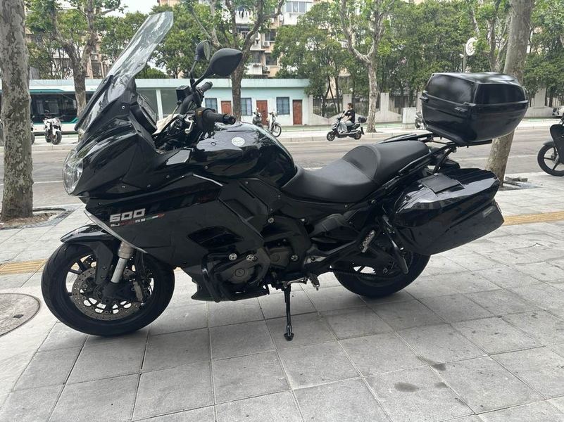 二手贝纳利600GC