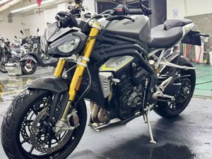 二手凯旋Speed Triple 1200 RS