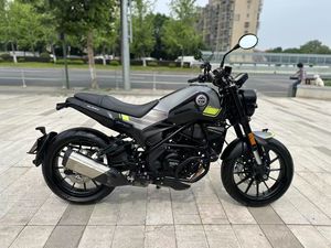 二手贝纳利幼狮 Leoncino 250