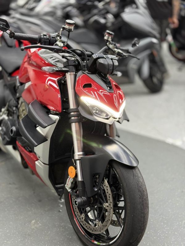 二手杜卡迪Street Fighter V4