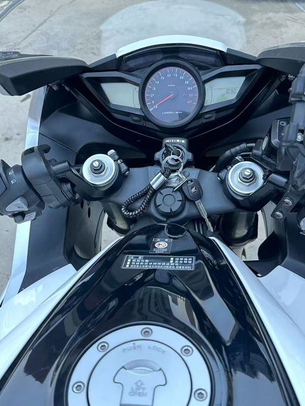 二手本田VFR 1200F