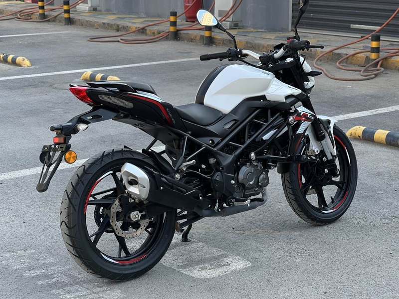 二手贝纳利红宝龙 TNT150i