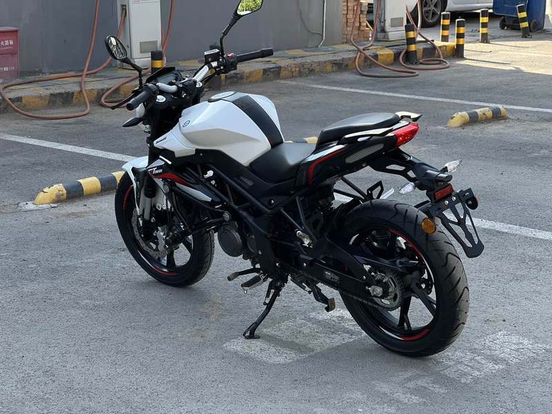 二手贝纳利红宝龙 TNT150i