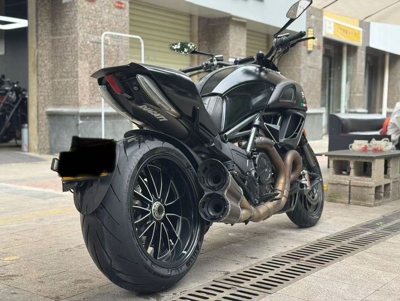 二手杜卡迪Diavel Carbon
