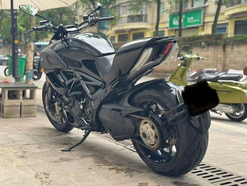 二手杜卡迪Diavel Carbon