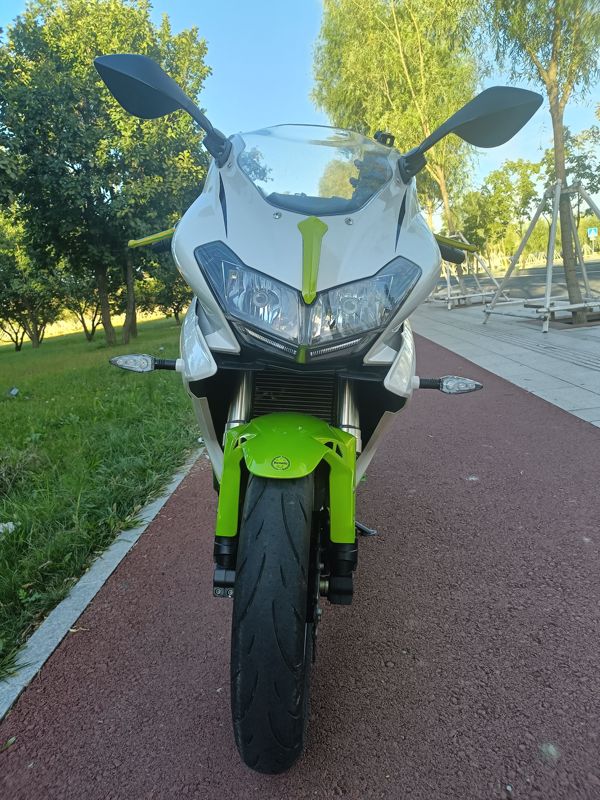 二手贝纳利龙卷风 Tornado 302R