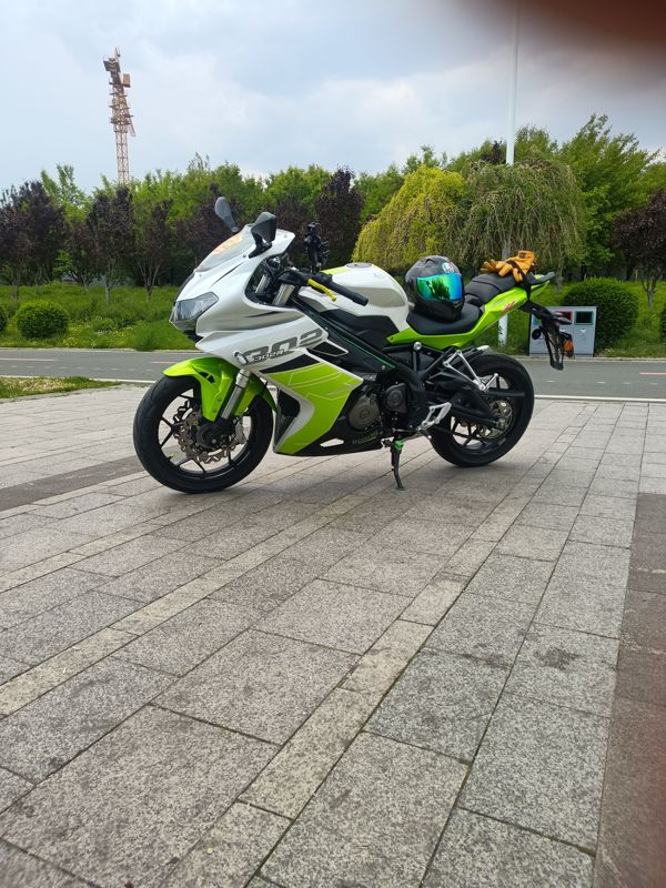 二手贝纳利龙卷风 Tornado 302R