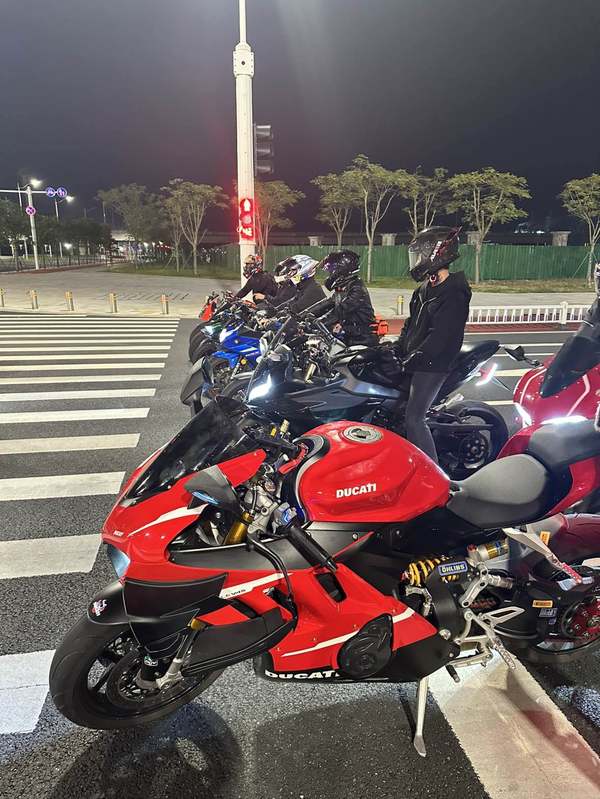 二手摩迪威800RS