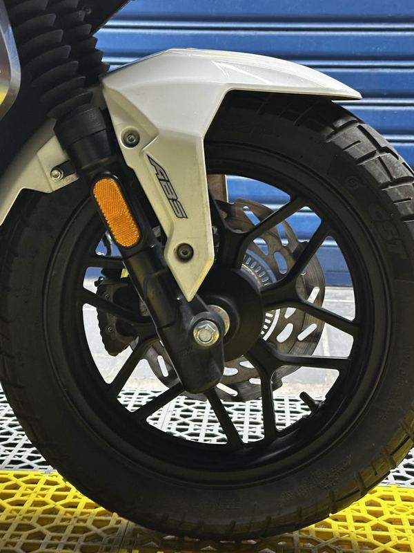 二手布雷斯通极宙 ADV150