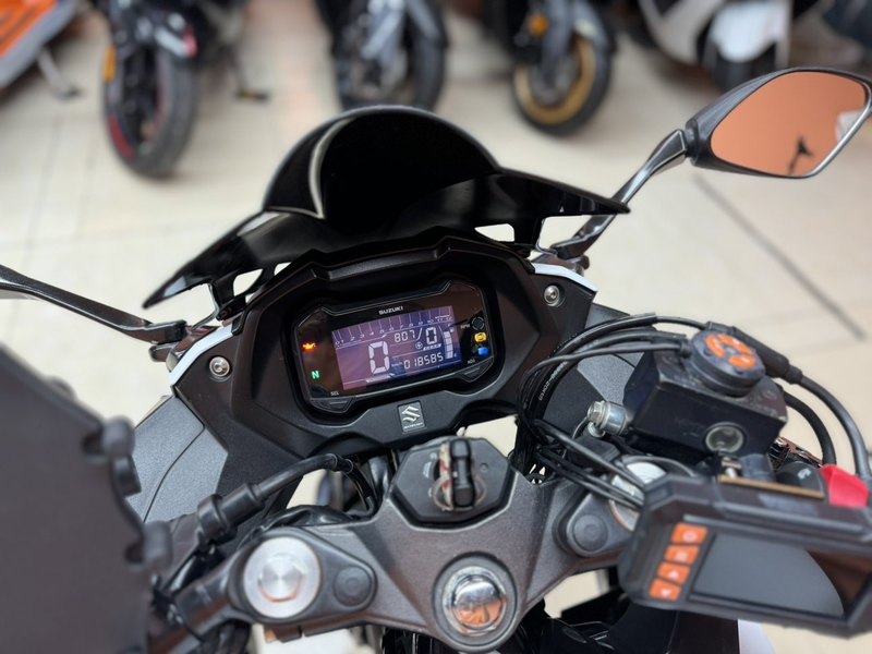 二手豪爵铃木GSX250R