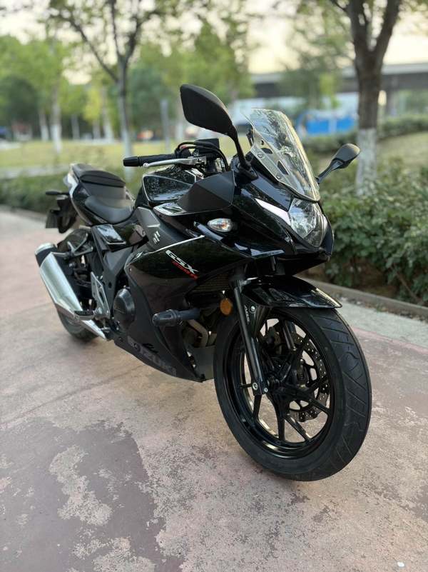二手豪爵铃木GSX250R