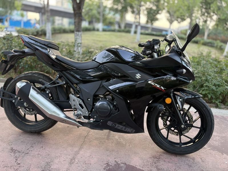 二手豪爵铃木GSX250R