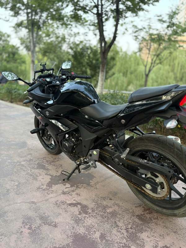 二手豪爵铃木GSX250R