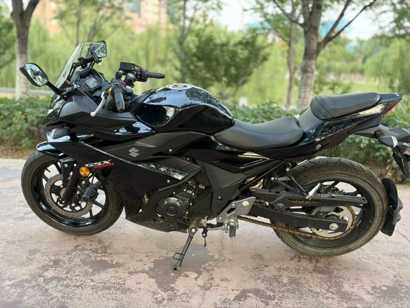 二手豪爵铃木GSX250R