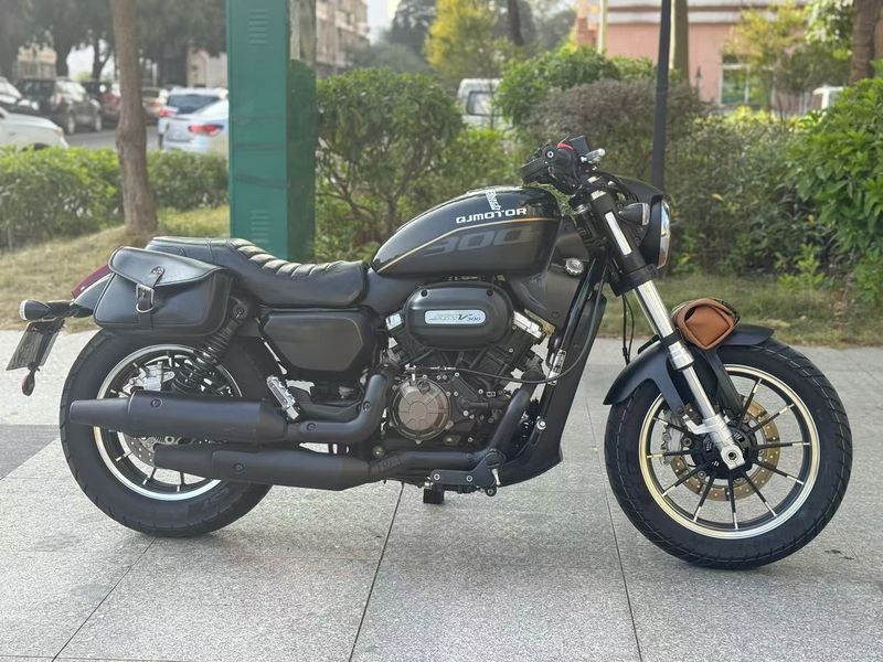 二手QJMOTOR闪300
