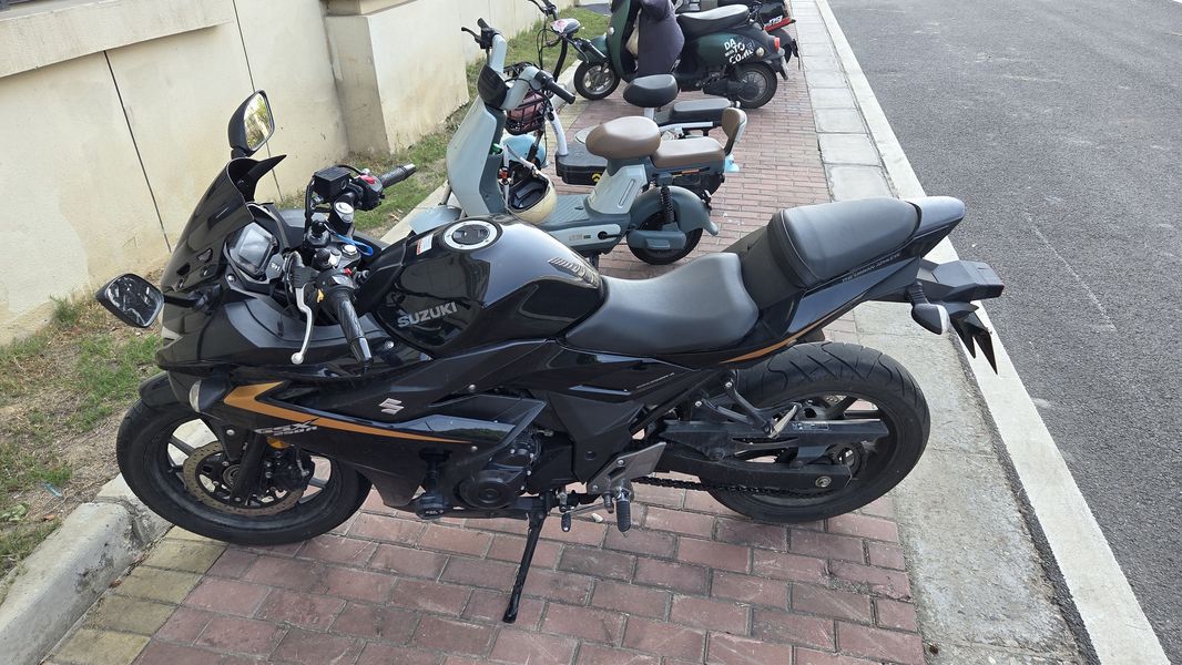 二手豪爵铃木GSX250R