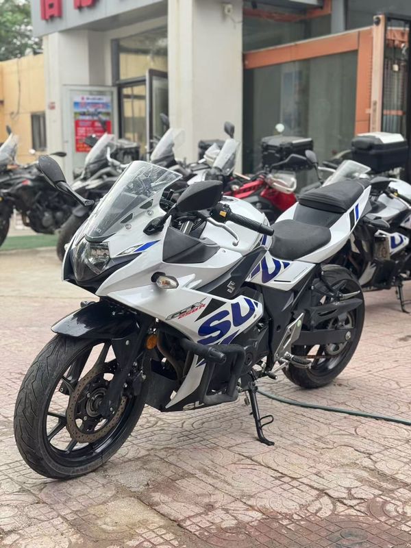 二手豪爵铃木GSX250R