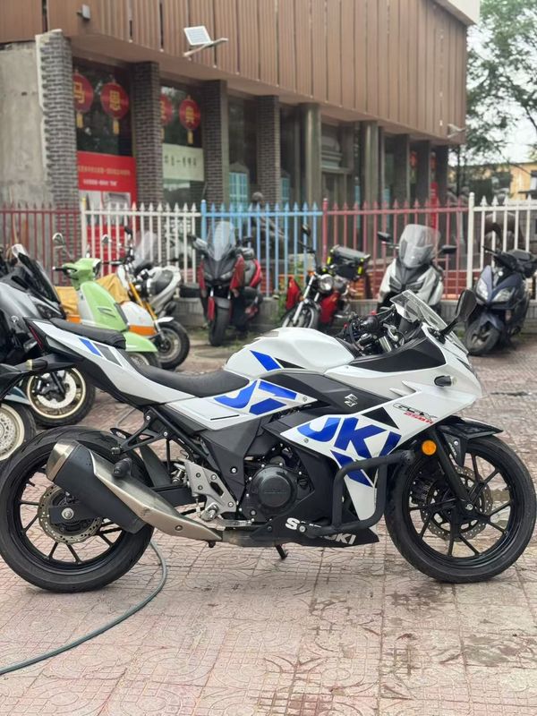 二手豪爵铃木GSX250R