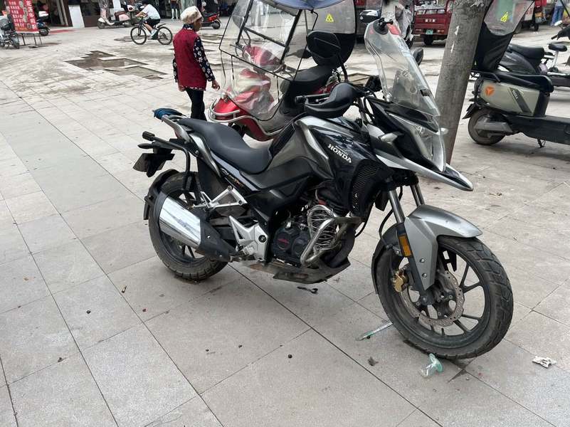 二手五羊本田猛鸷 CB190X