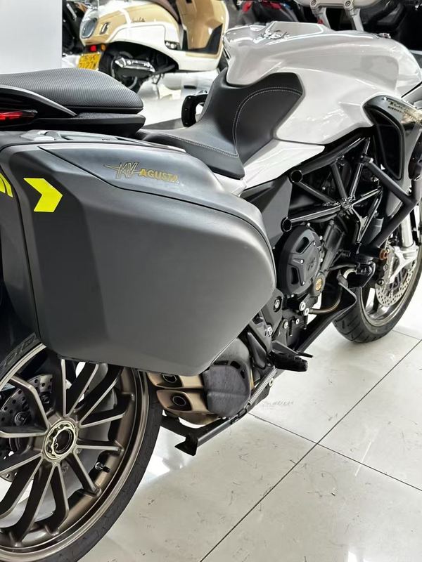 二手奥古斯塔Turismo Veloce 800