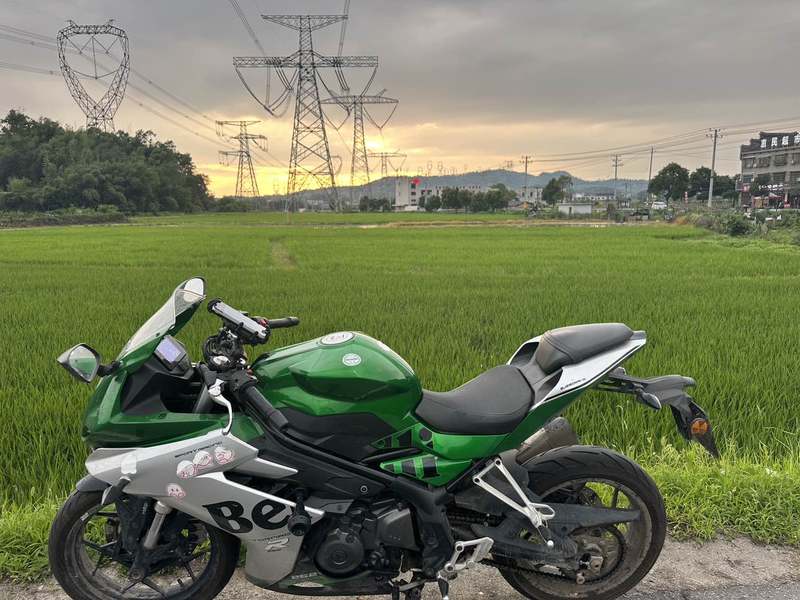 二手贝纳利龙卷风 Tornado 252R