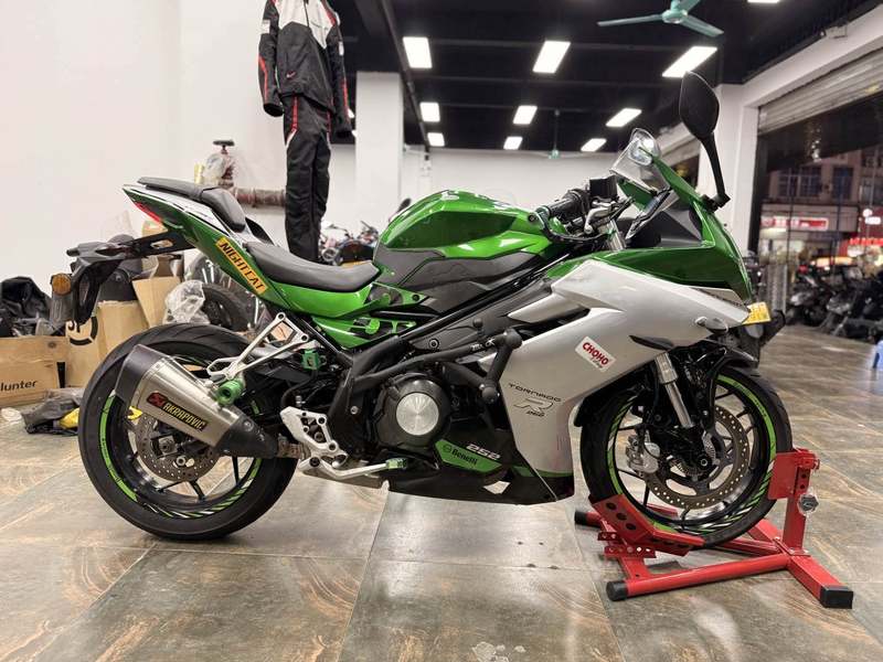 二手贝纳利龙卷风 Tornado 252R