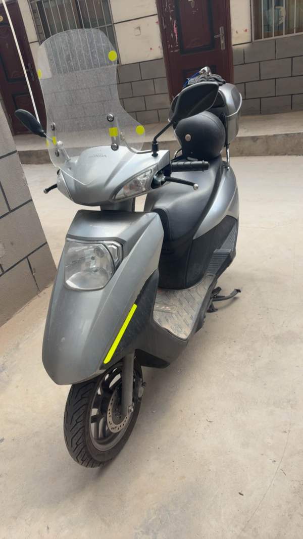 二手五羊本田SCR125