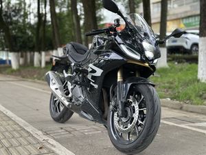 二手贝纳利龙卷风 Tornado 402R