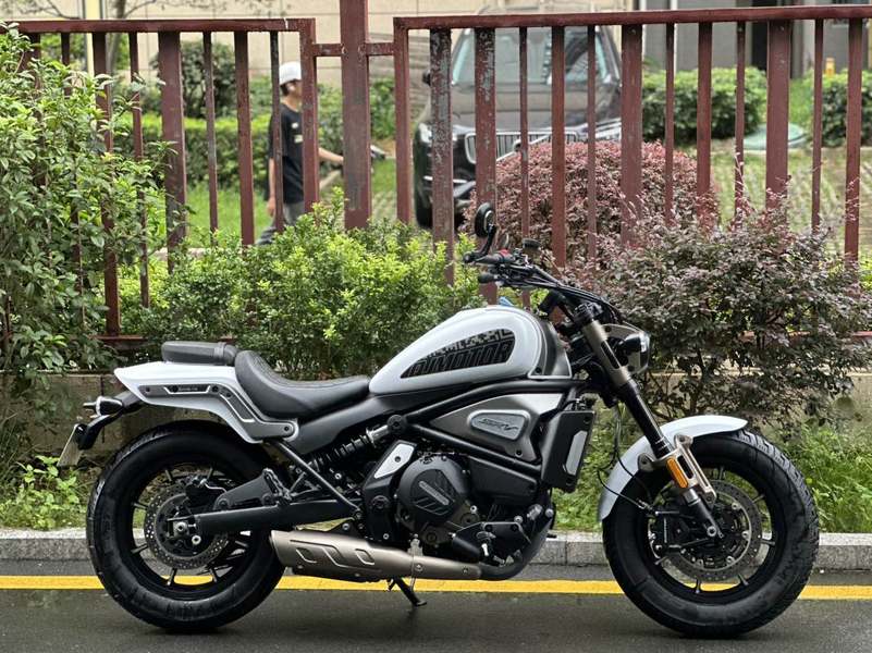 二手QJMOTOR闪700
