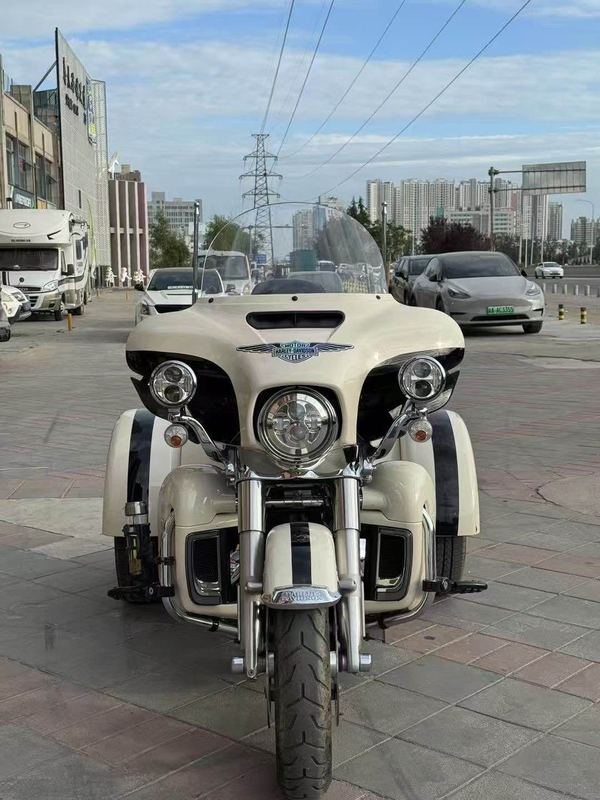 二手哈雷戴维森Tri Glide