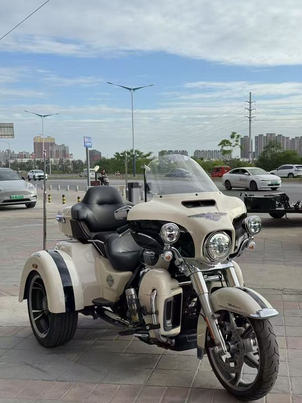 二手哈雷戴维森Tri Glide