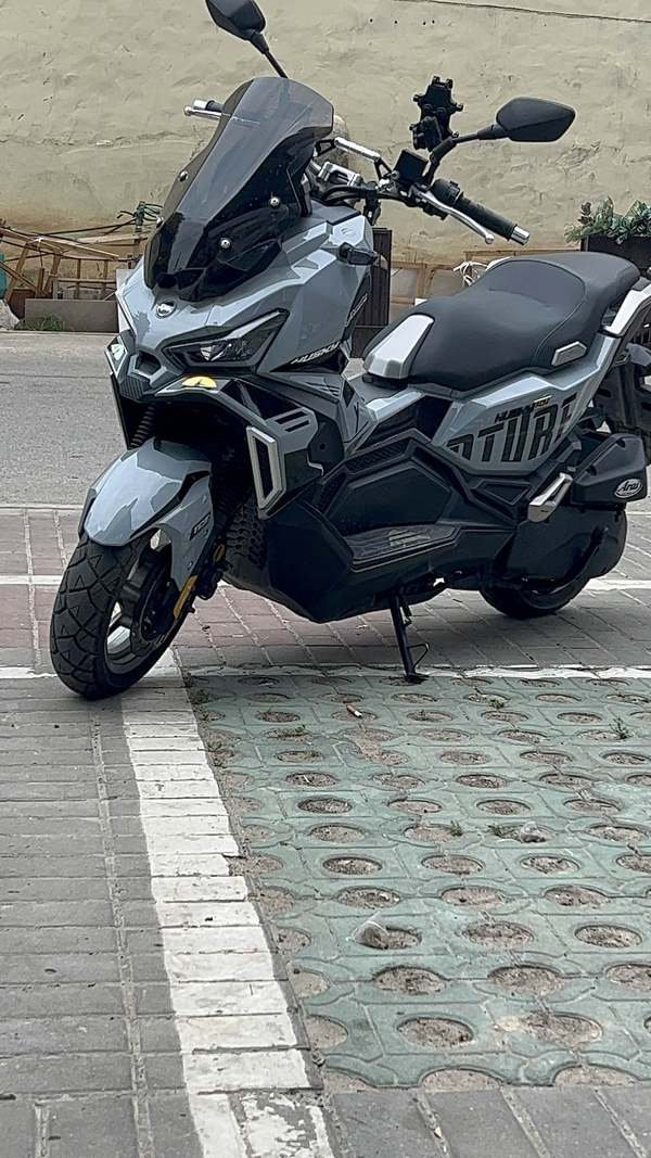 二手三阳哈士奇 Husky ADV150