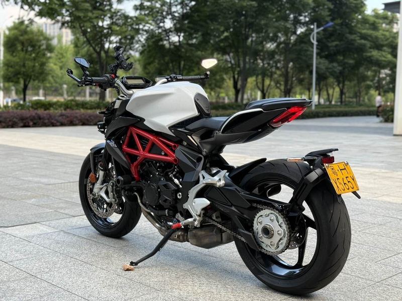 二手奥古斯塔Brutale 800