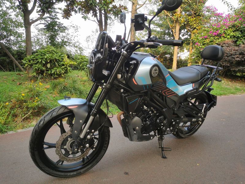 二手贝纳利幼狮 Leoncino 150