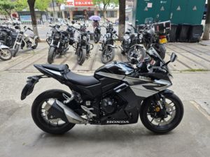 二手本田CBR400R