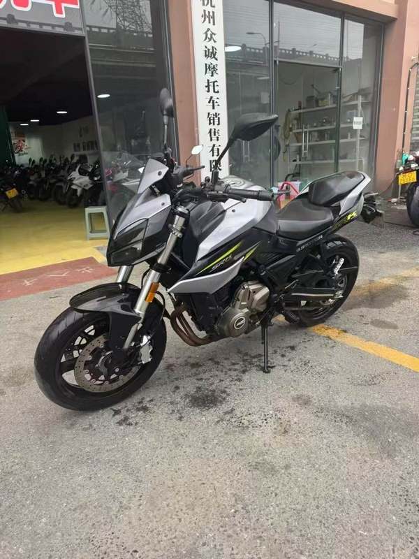 二手QJMOTOR追700