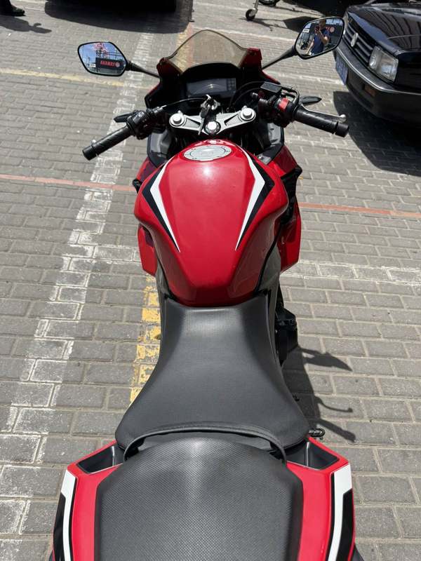 二手本田CBR400R